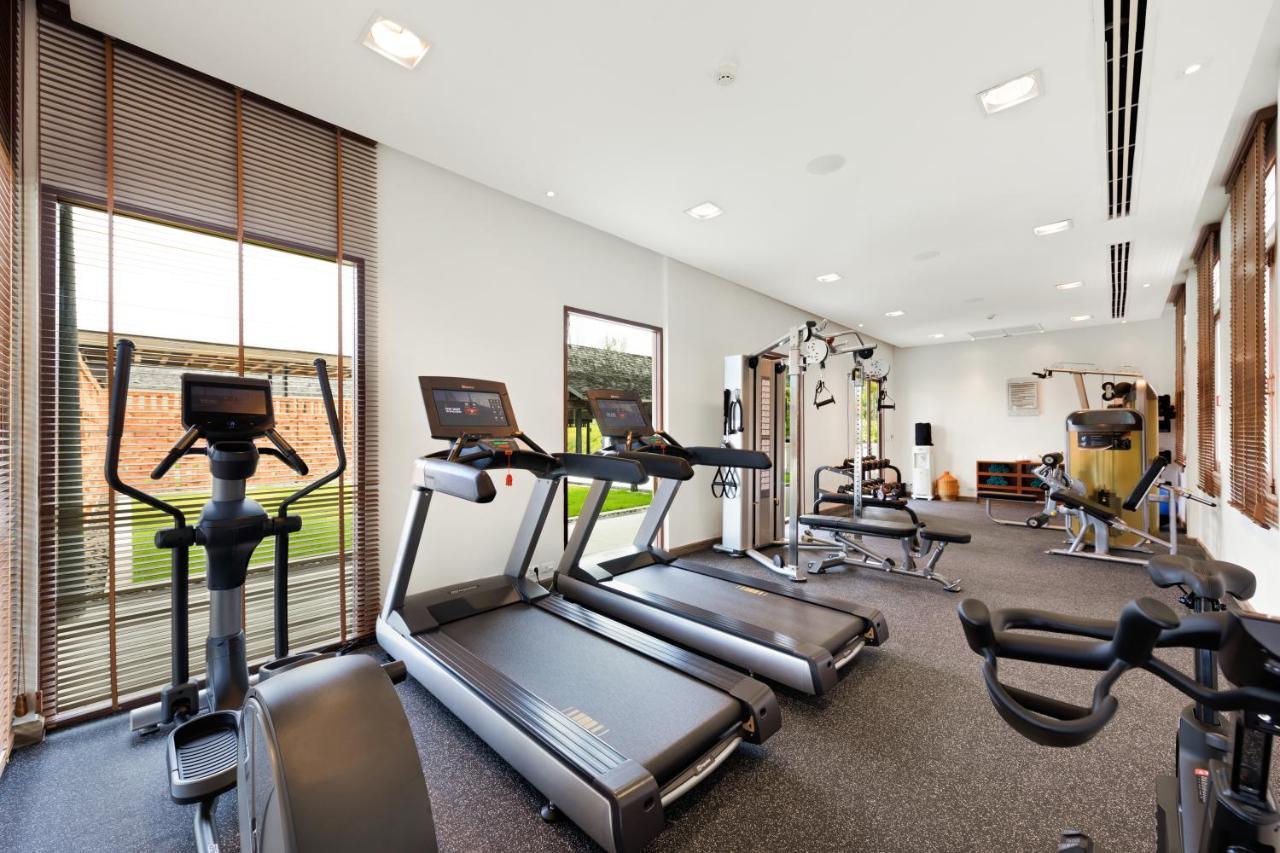 Outrigger Khao Lak Beach Resort - Sha Extra Plus מראה חיצוני תמונה The gym at the hotel
