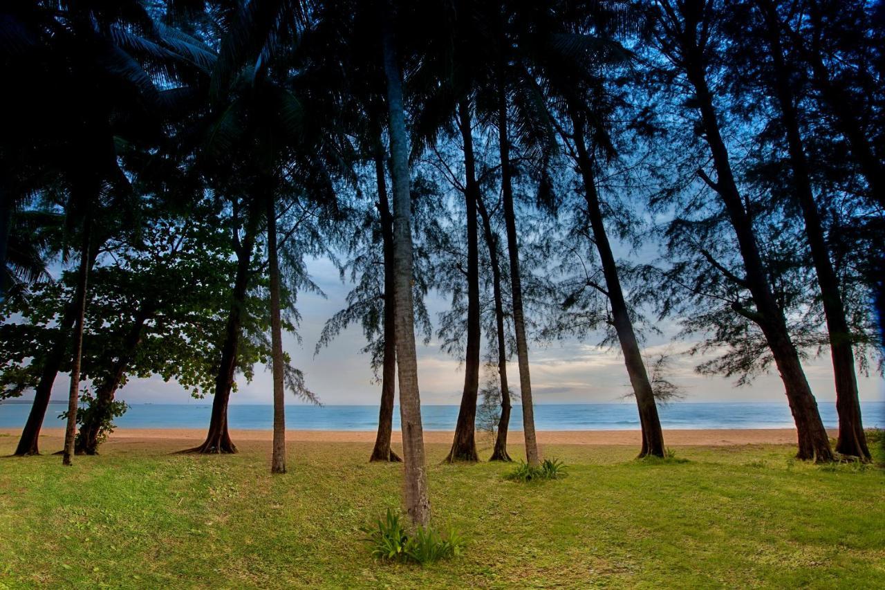 Outrigger Khao Lak Beach Resort - Sha Extra Plus מראה חיצוני תמונה Beach at the resort
