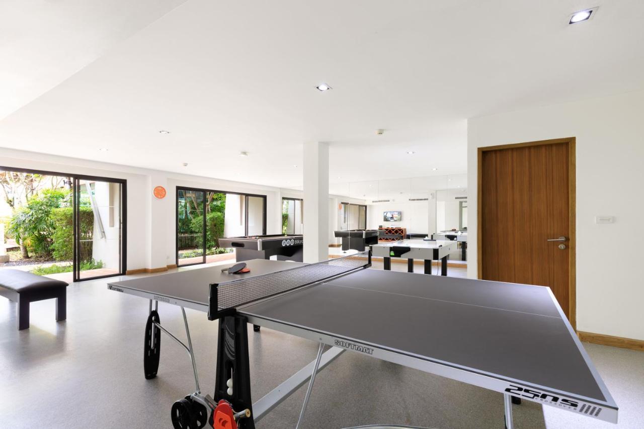 Outrigger Khao Lak Beach Resort - Sha Extra Plus מראה חיצוני תמונה A table tennis table